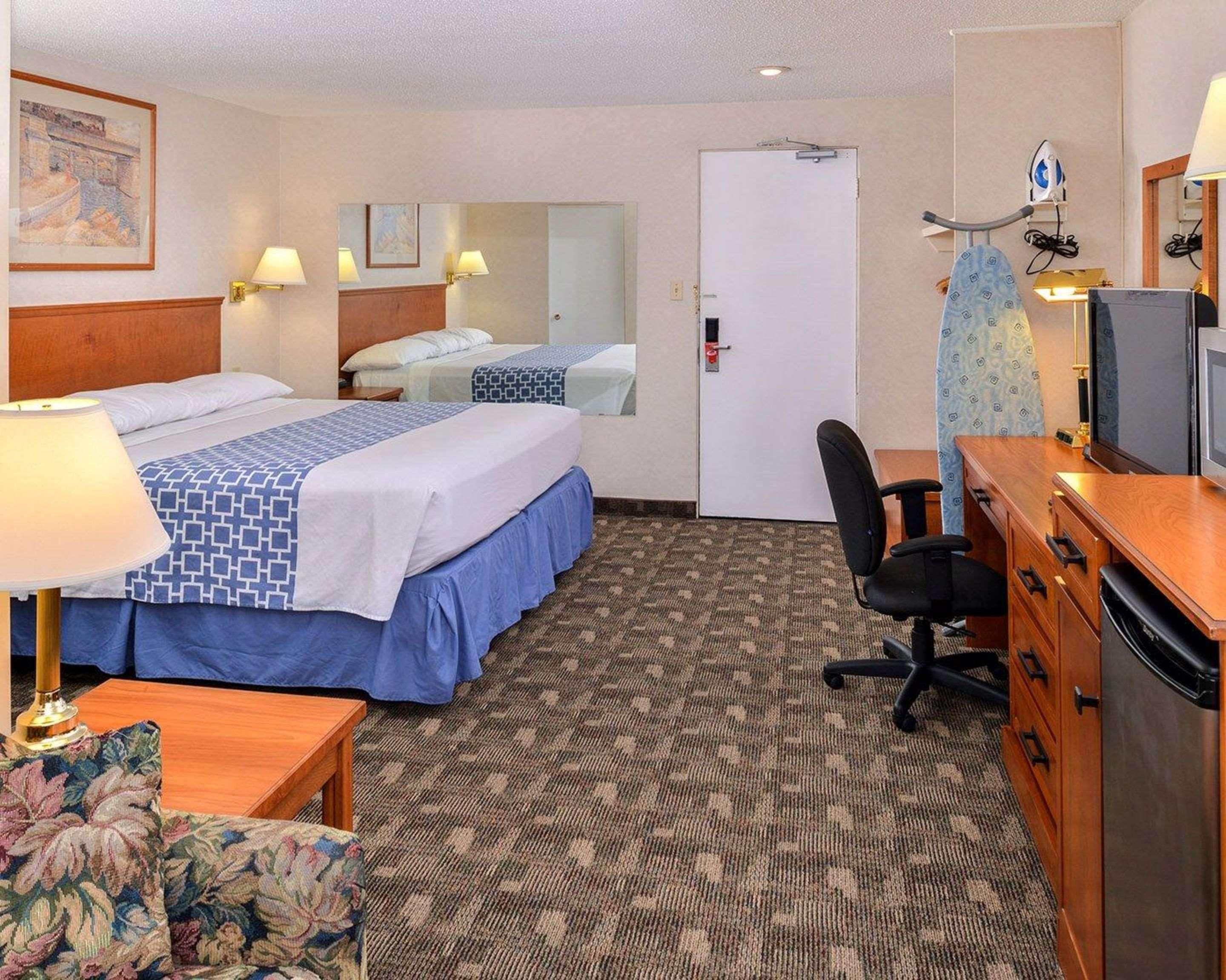 Econo Lodge Motel Village Calgary Extérieur photo