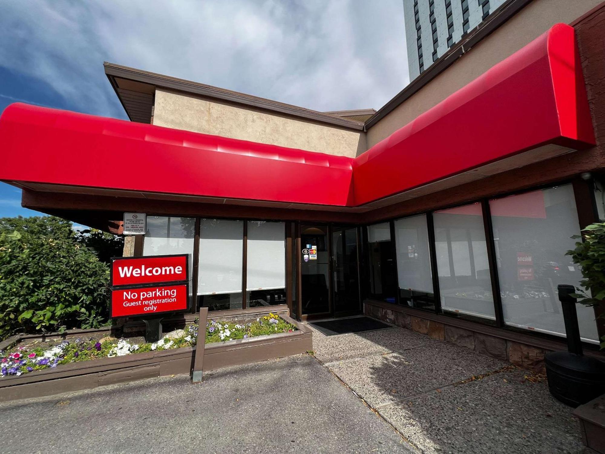 Econo Lodge Motel Village Calgary Extérieur photo