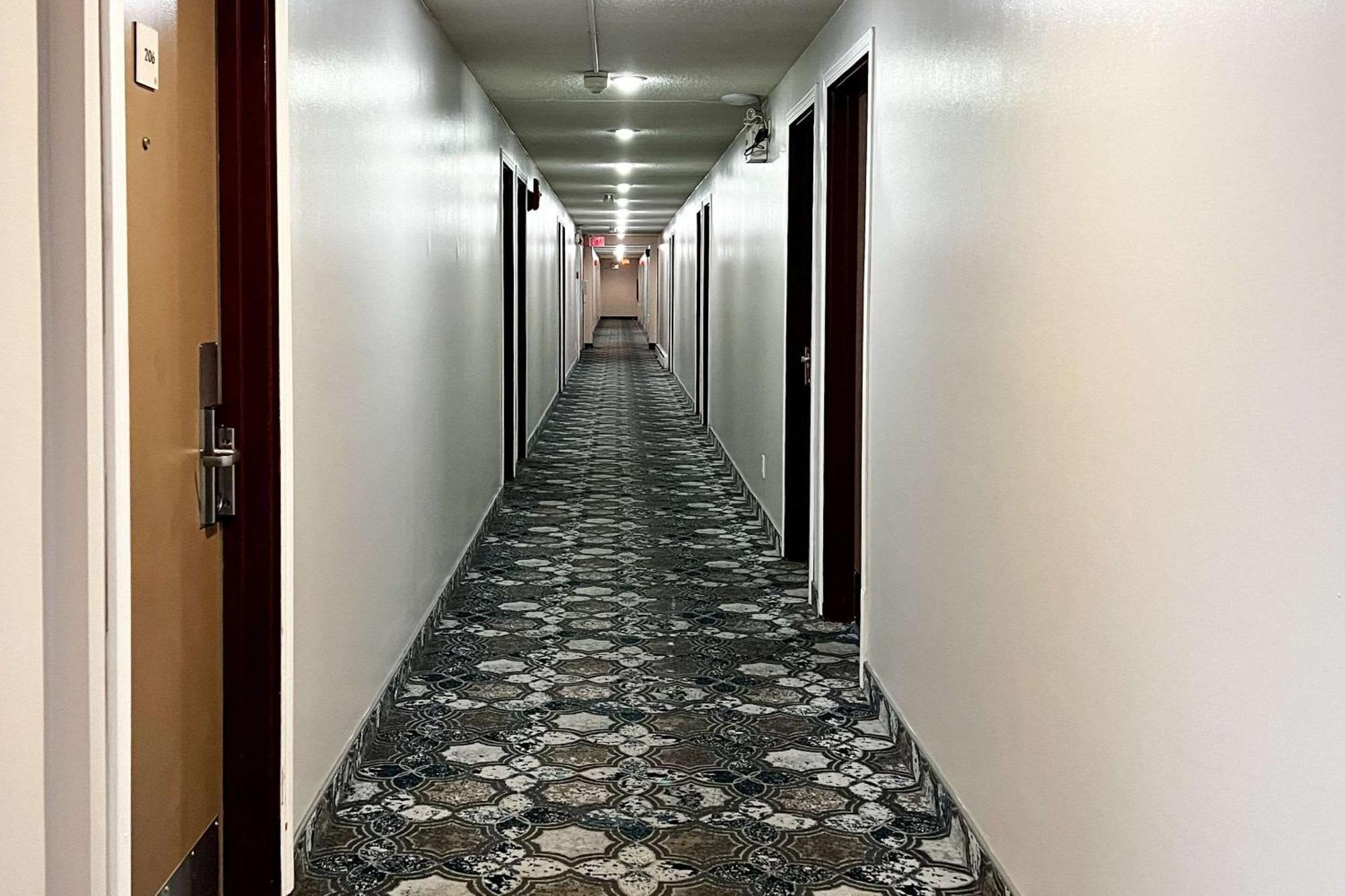 Econo Lodge Motel Village Calgary Extérieur photo