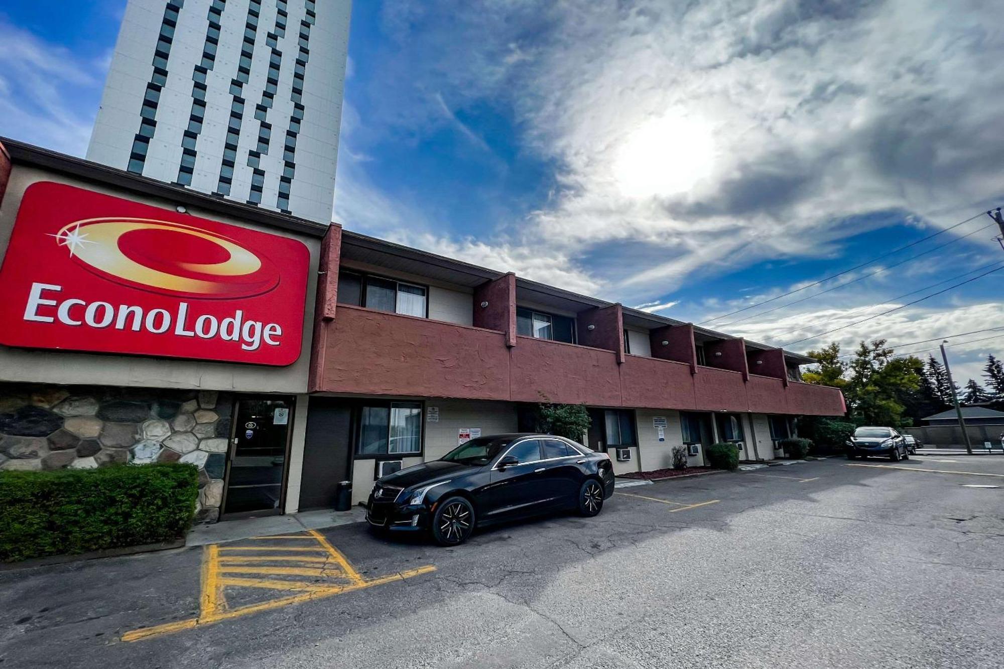 Econo Lodge Motel Village Calgary Extérieur photo