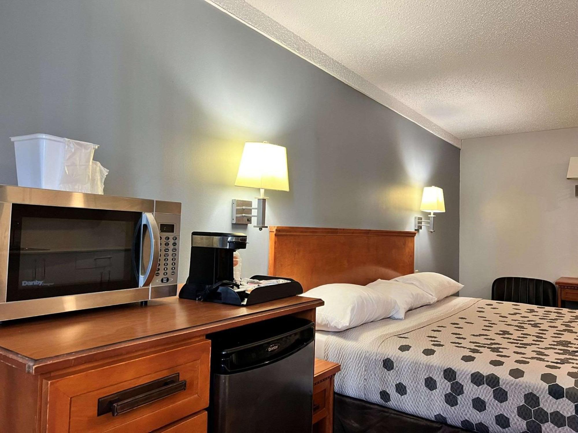 Econo Lodge Motel Village Calgary Extérieur photo