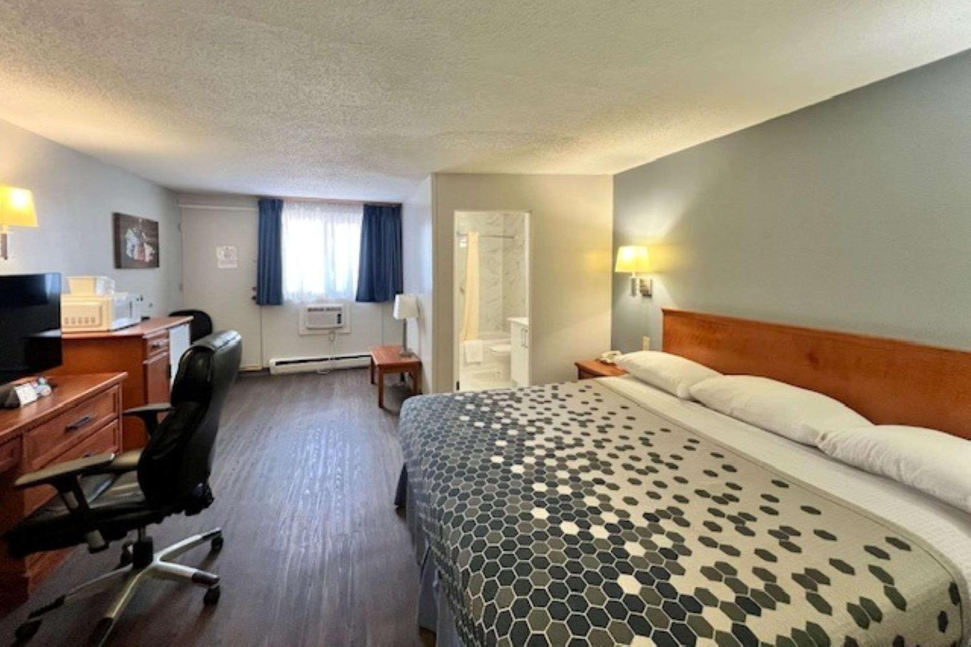 Econo Lodge Motel Village Calgary Extérieur photo