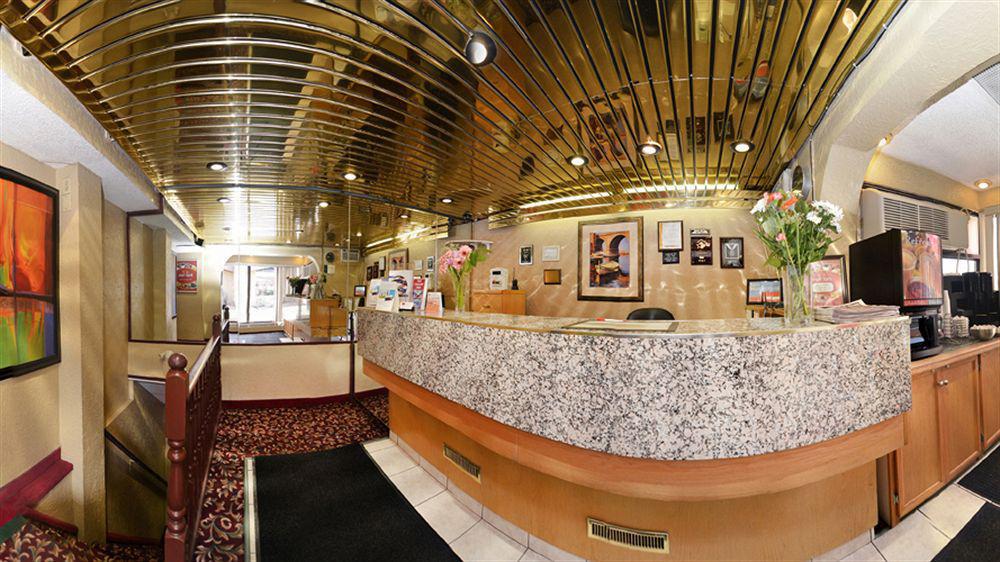 Econo Lodge Motel Village Calgary Extérieur photo